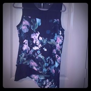 Zac & Rachel floral asymmetrical sleeveless top. M